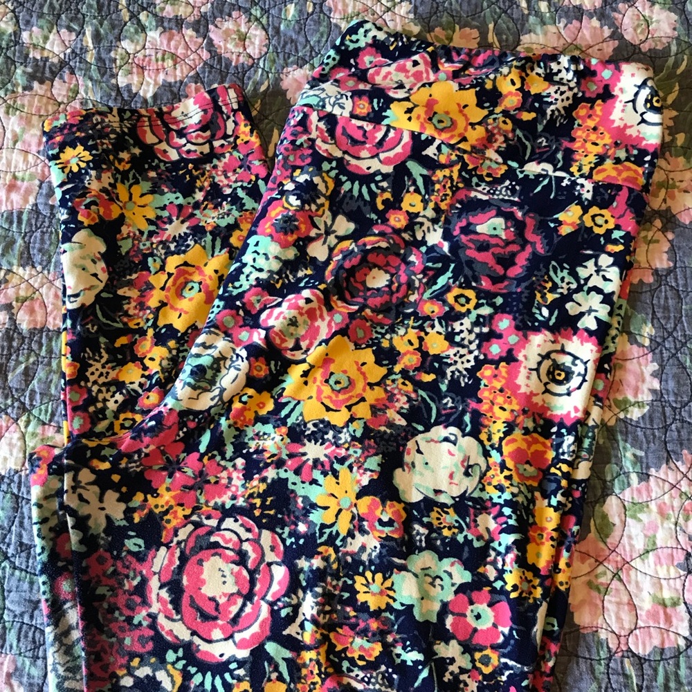 Floral TC2 Lularoe Leggings